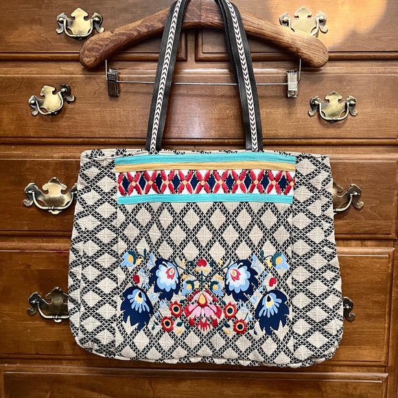 Kareena’s Handbags - Kareena’s Embroidered Floral Tote Bag - Multicolor